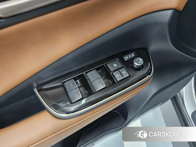 Toyota Crown Crossover 2025 Серый из Кореи, фото 2