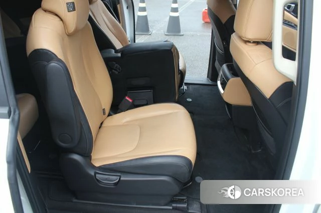Kia Carnival 4th generation 2023 Белый из Кореи, фото 2