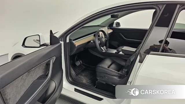 Tesla Model Y 2022 Белый из Кореи, фото 2