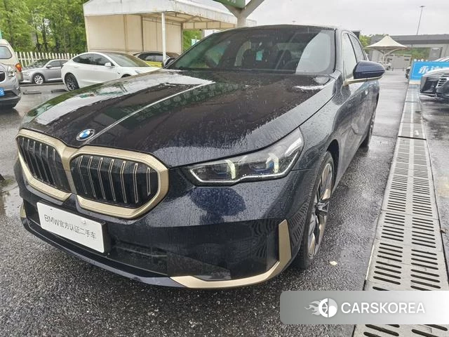 BMW 5 series 2024 Черный из Китая, фото 2