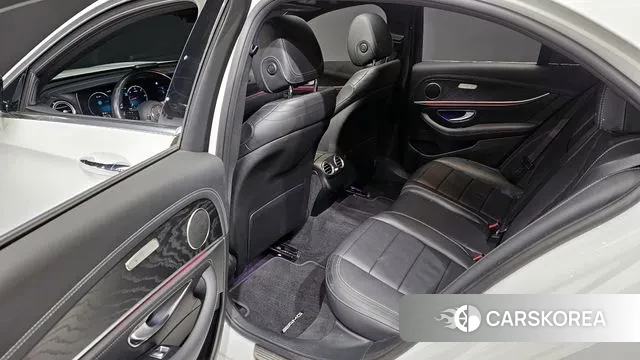 Mercedes-Benz E-Class W213 2020 Белый из Кореи, фото 2