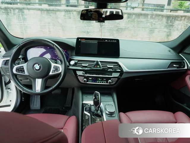 BMW 5 series 2022 Белый из Китая, фото 2