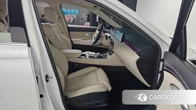 Genesis GV70 2025 Белый из Кореи, фото 2