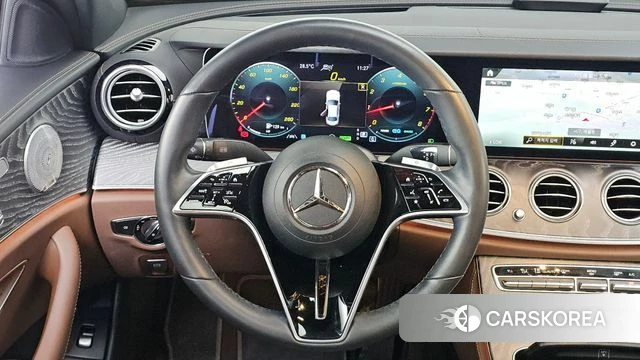 Mercedes-Benz E-Class W213 2023 Белый из Кореи, фото 2