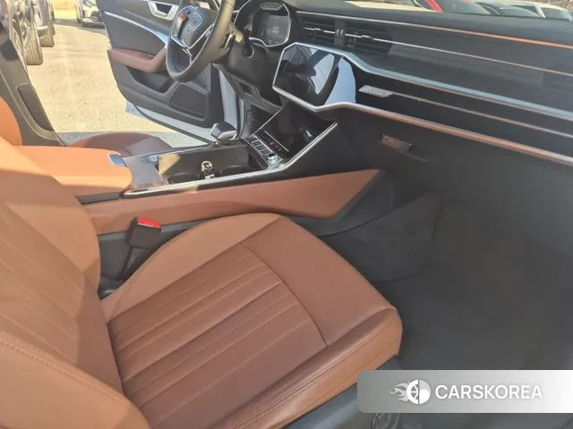 Audi A6 (C8) 2023 Белый из Кореи, фото 2