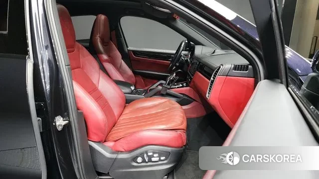 Porsche Cayenne (PO536) 2021 Черный из Кореи, фото 2