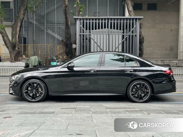 Mercedes-Benz E-class AMG 2022 Черный из Китая, фото 2
