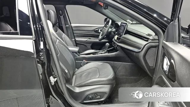 Jeep Compass 2nd Generation 2022 Черный из Кореи, фото 2