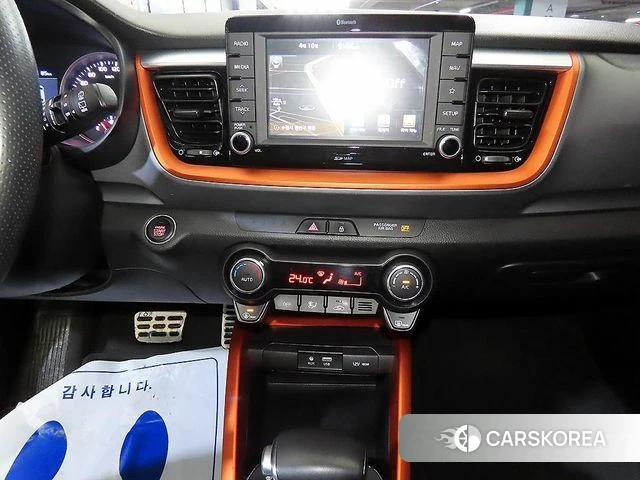 Kia Stonic 2018 Белый из Кореи, фото 2