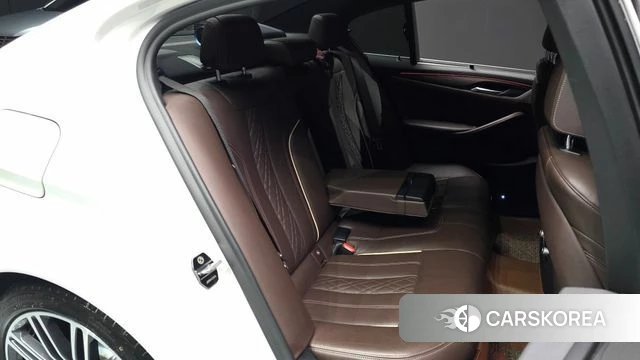 BMW 5 Series (G30) 2020 Белый из Кореи, фото 2
