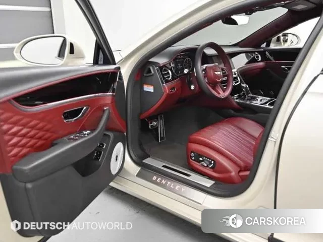 Bentley Flying Spur 3rd Generation 2022 Белый из Кореи, фото 2