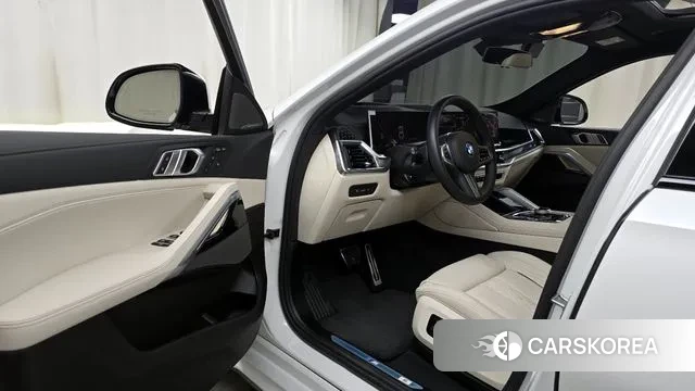 BMW X6 (G06) 2025 Белый из Кореи, фото 2