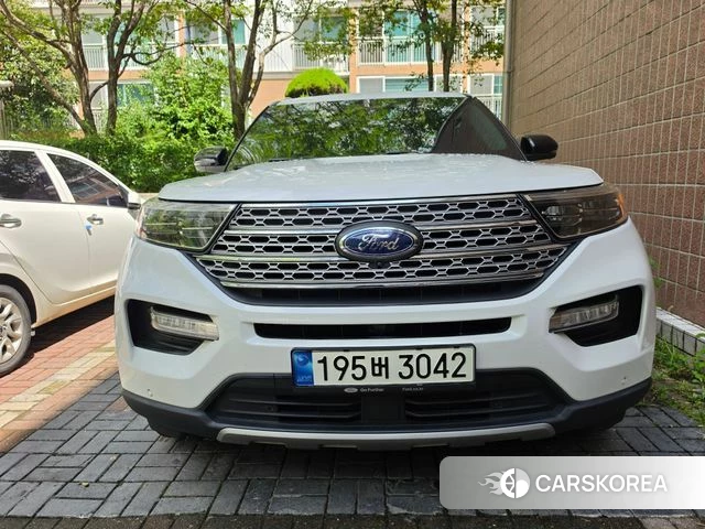 Ford Explorer 6th Generation 2022 Белый из Кореи, фото 2