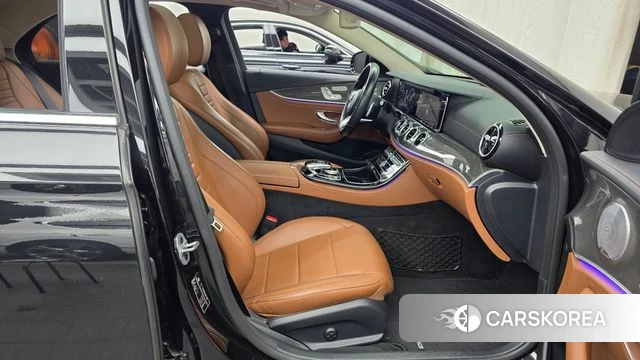 Mercedes-Benz E-Class W213 2019 Черный из Кореи, фото 2