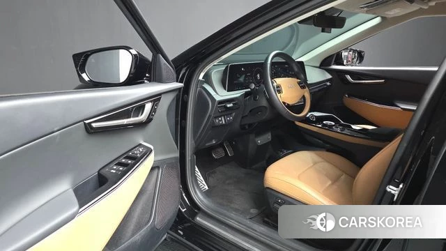 Kia EV6 2023 Черный из Кореи, фото 2