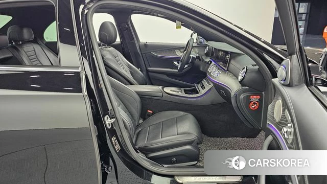 Mercedes-Benz E-Class W213 2022 Черный из Кореи, фото 2