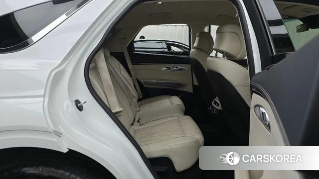 Genesis GV70 2023 Белый из Кореи, фото 2