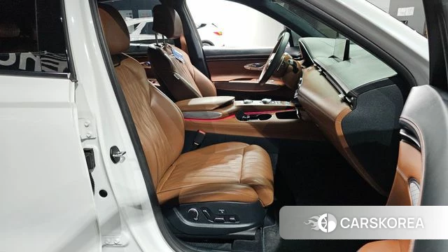 Genesis GV70 2023 Белый из Кореи, фото 2