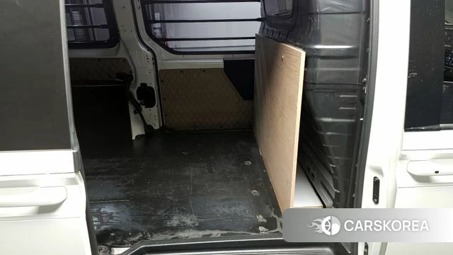 Hyundai Staria 2023 Белый из Кореи, фото 2