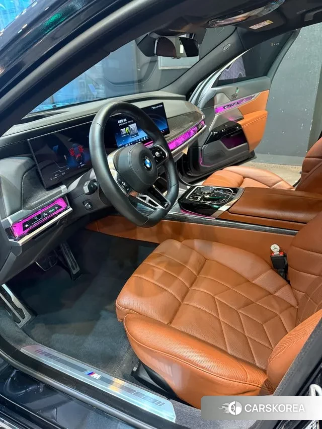 BMW 7 Series (G70) 2024 Черный из Кореи, фото 2