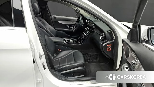 Mercedes-Benz C-Class W205 2020 Белый из Кореи, фото 2