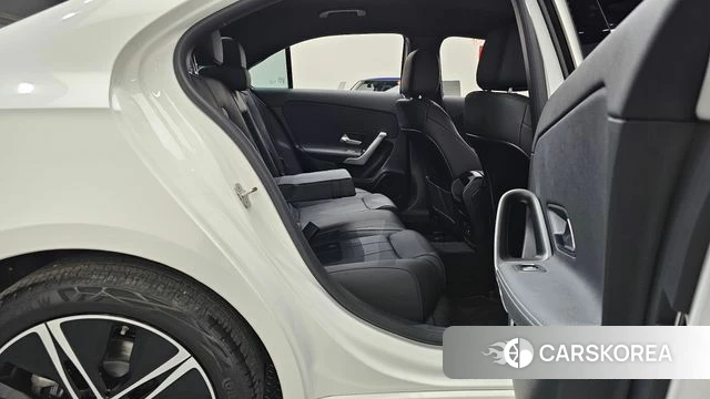 Mercedes-Benz A-Class W177 2024 Белый из Кореи, фото 2