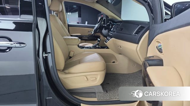 Kia The New Carnival 2019 Черный из Кореи, фото 2