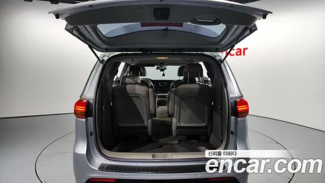 Kia All New Carnival 2018 Серебряный из Кореи, фото 2