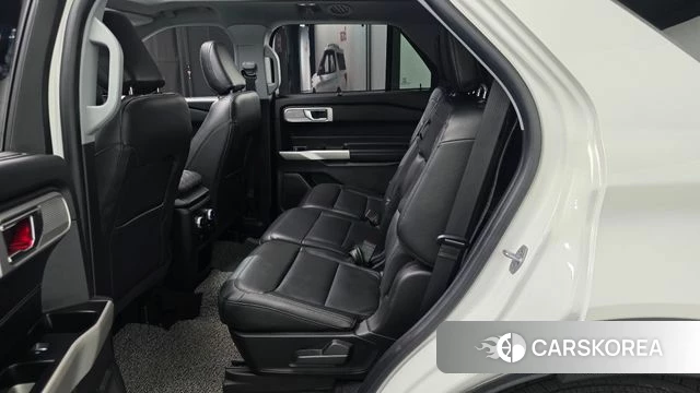 Ford Explorer 6th Generation 2021 Белый из Кореи, фото 2