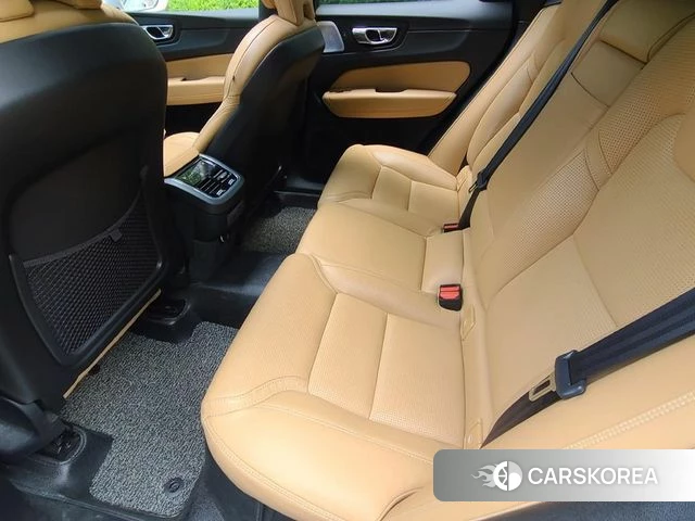 Volvo XC60 second Generation 2018 Белый из Кореи, фото 2