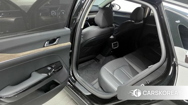 Kia K5 3rd generation 2023 Черный из Кореи, фото 2