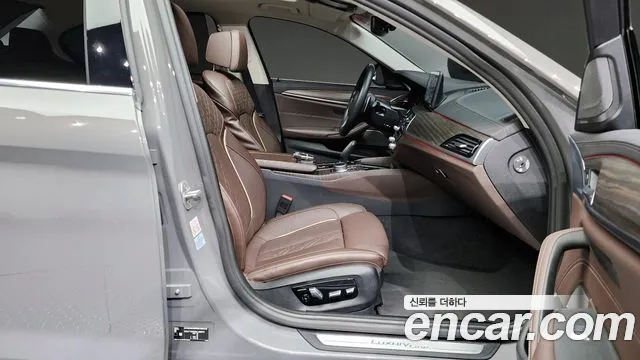 BMW 5 Series (G30) 2022 Серебристо-серый из Кореи, фото 2