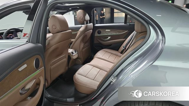 Mercedes-Benz E-Class W213 2021 Серый из Кореи, фото 2