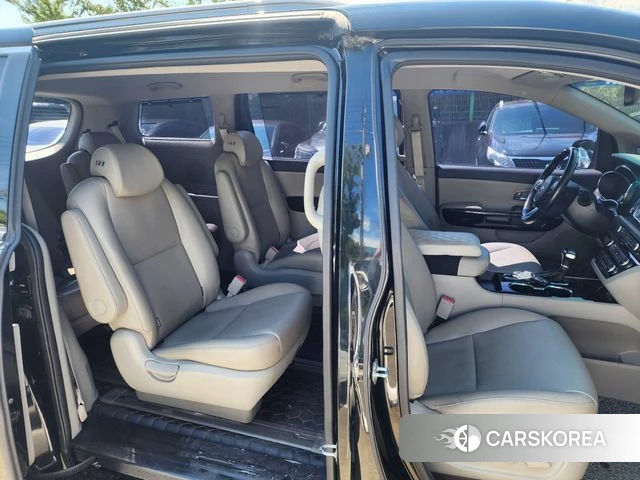 Kia The New Carnival 2018 Черный из Кореи, фото 2