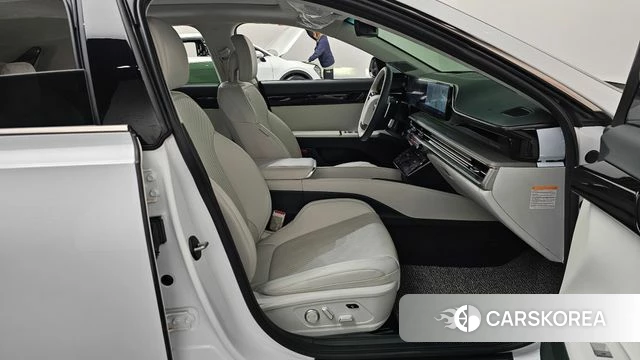 Hyundai Grandeur Hybrid (GN7) 2024 Белый из Кореи, фото 2