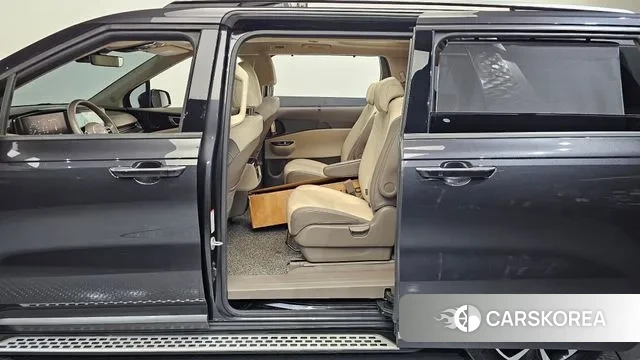 Kia Carnival 4th generation 2021 Серый из Кореи, фото 2