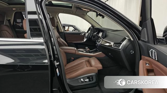 BMW X5 (G05) 2021 Черный из Кореи, фото 2