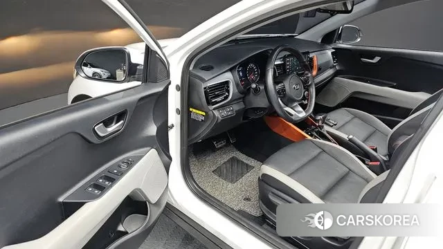 Kia Stonic 2018 Белый из Кореи, фото 2