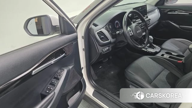Kia Seltos 2022 Белый из Кореи, фото 2