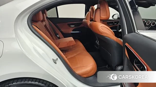 Mercedes-Benz C-Class W206 2023 Белый из Кореи, фото 2