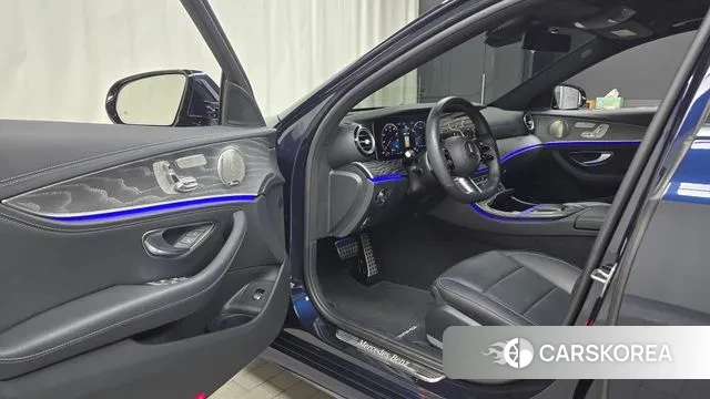 Mercedes-Benz E-Class W213 2022 Синий из Кореи, фото 2