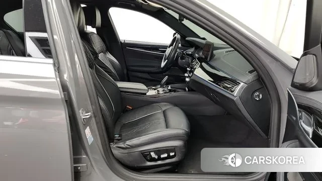 BMW 5 Series (G30) 2020 Серый из Кореи, фото 2