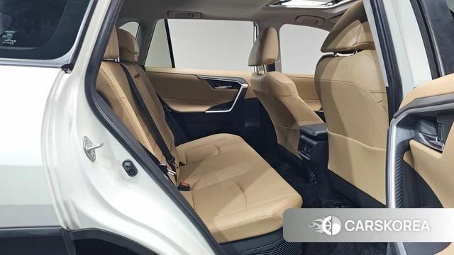 Toyota RAV4 5th Generation 2022 Белый из Кореи, фото 2