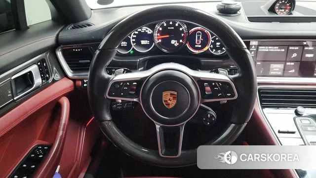 Porsche Panamera (971) 2018 Черный из Кореи, фото 2