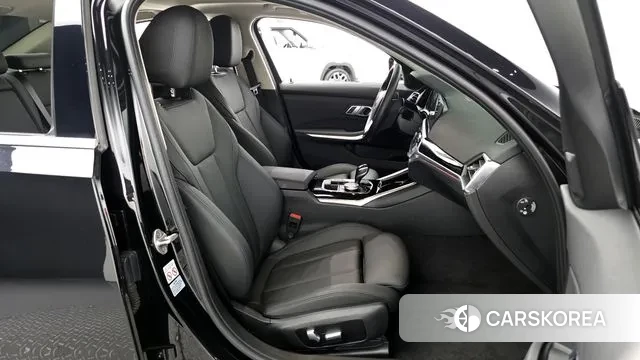 BMW 3 Series (G20) 2021 Черный из Кореи, фото 2
