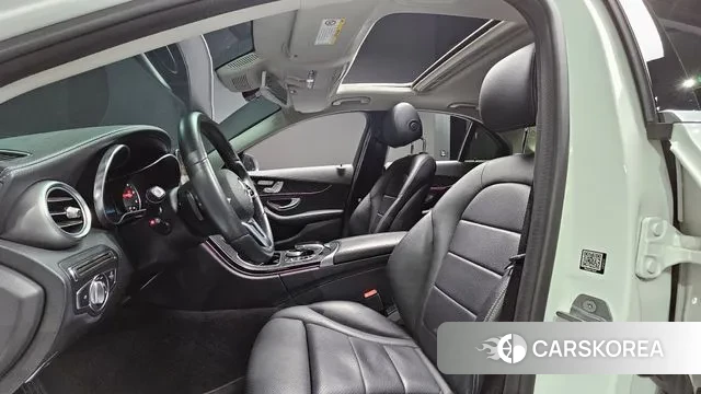 Mercedes-Benz C-Class W205 2019 Белый из Кореи, фото 2