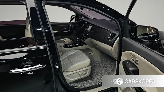 Kia The New Carnival 2018 Черный из Кореи, фото 2