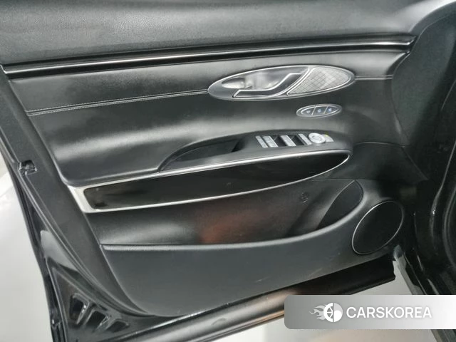 Genesis GV70 2022 Черный из Кореи, фото 2