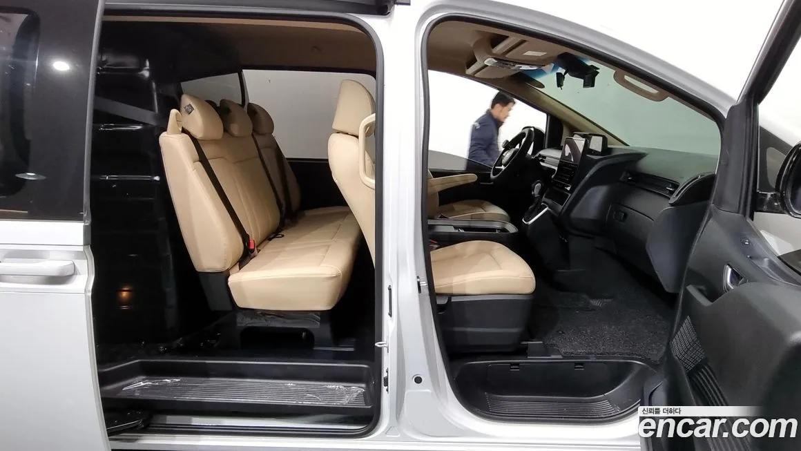 Hyundai Staria 2023 Белый из Кореи, фото 2