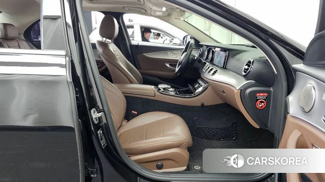 Mercedes-Benz E-Class W213 2018 Черный из Кореи, фото 2